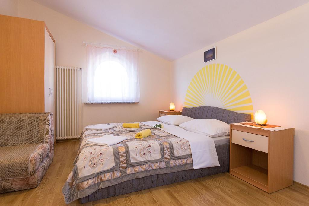 Apartments Juras Brzac Eksteriør billede