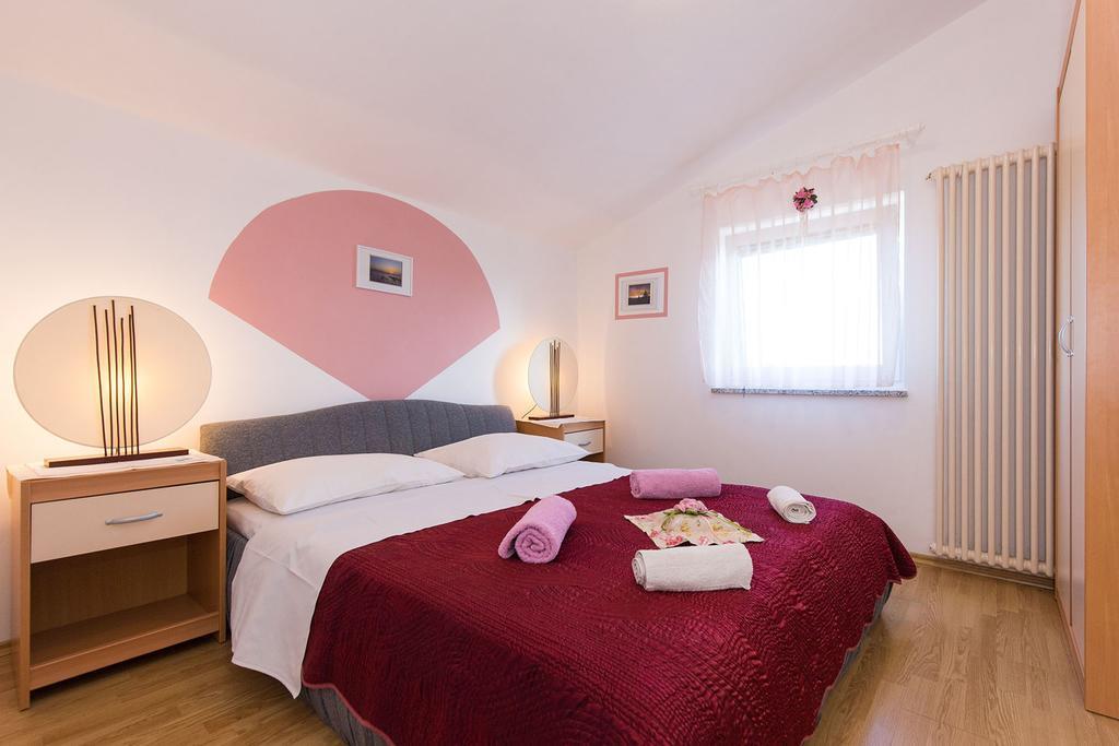 Apartments Juras Brzac Eksteriør billede